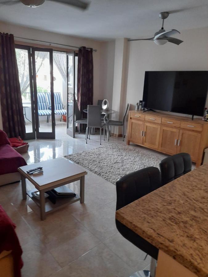 Apartment On The Plaza Аликанте Экстерьер фото